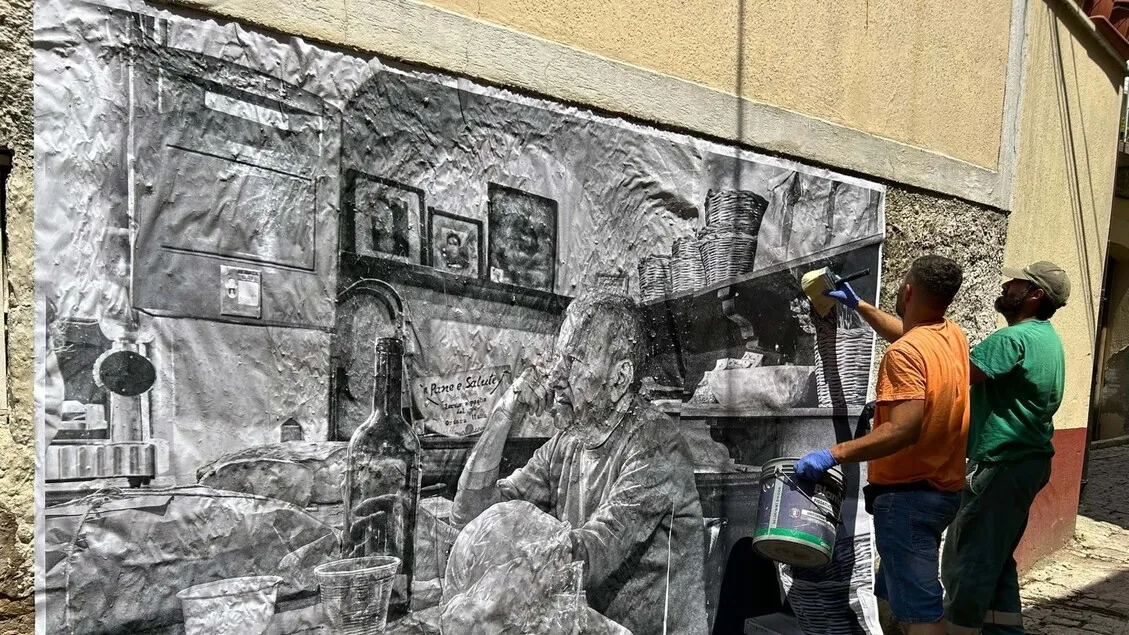 Orsara: Muri trasformati in galleria d'arte con i volti dei cittadini
