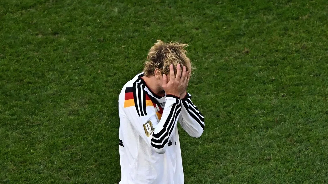 Germania a Mondiali: Rientro Triste a Causa Ritardo Aereo e Atmosfera Cupa