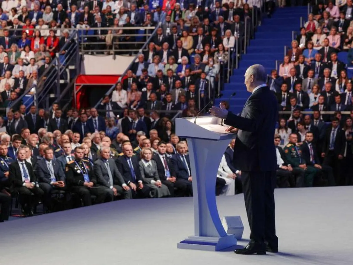 Putin Ammette la Crisi: Mancanza di Benzina e Rischio per l'Export