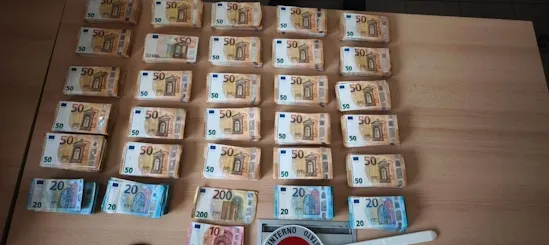 Roma: Fermato su Treno con 140 Migliaia di Euro in Contanti