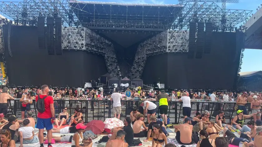 Vasco Rossi a Udine: Fan e Preparativi per il Live da Record