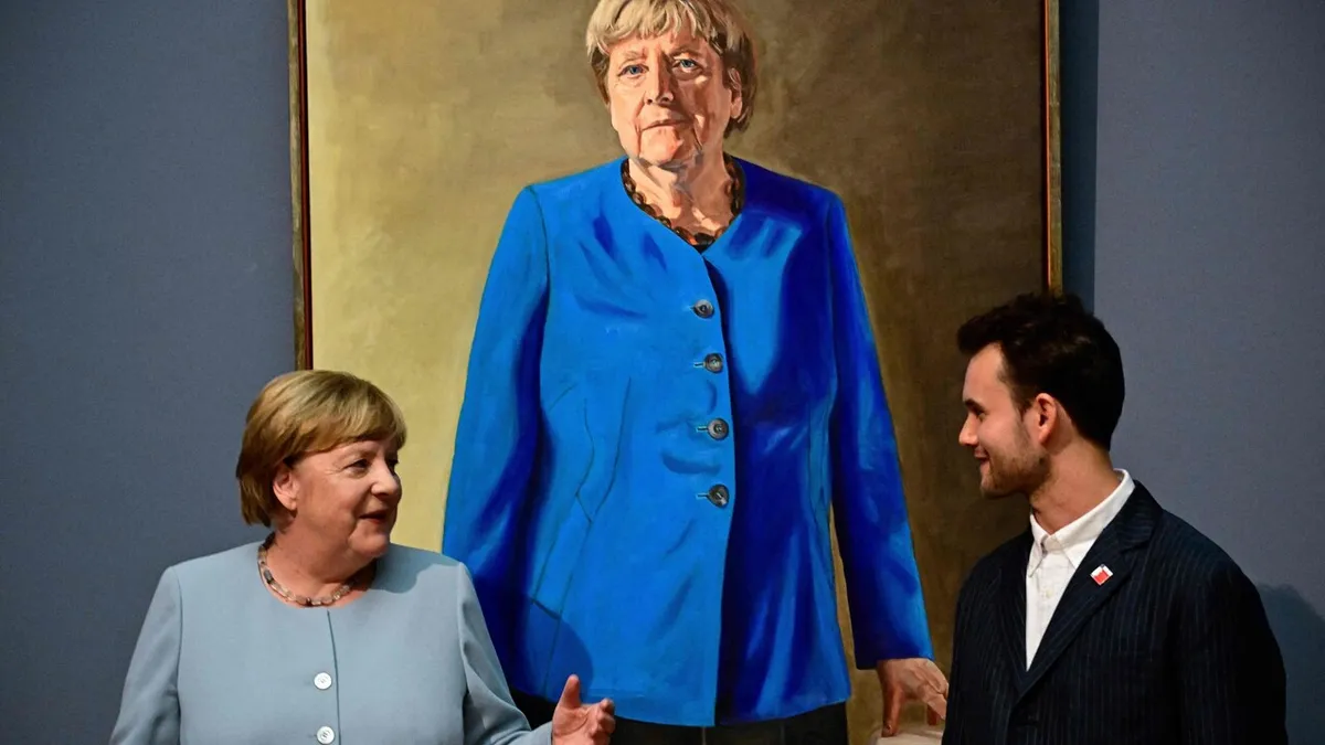 Merkel Ritrattata: Scoperto il Nuovo Dipinto a Berlino