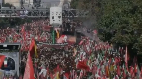 Teheran in lutto: Addio all'Ayatollah Khamenei