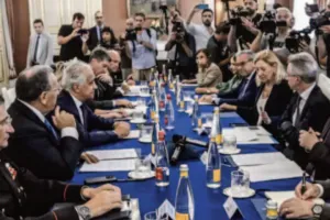 Napoli: Richiesta di Disarmo Sollevata