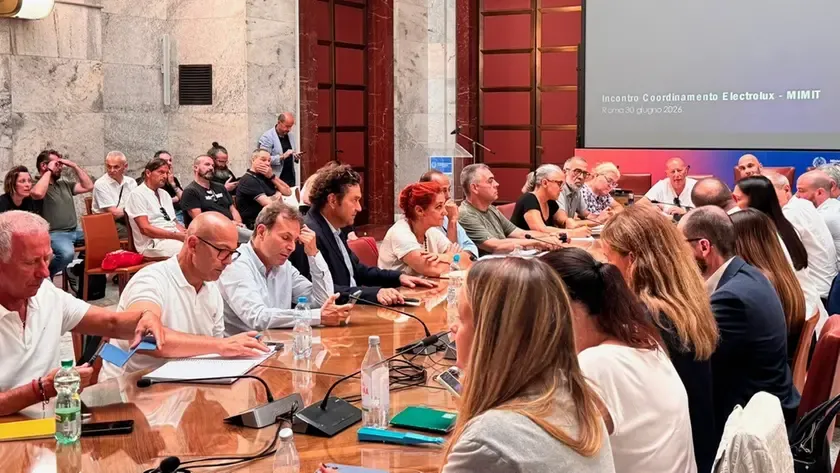 Electrolux, Nuova Proposta di Incentivi per Risolvere lo Scontro Sindacale