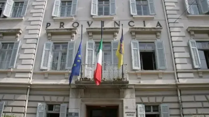 Province: Ritorno a Indietro nella Politica Regionale