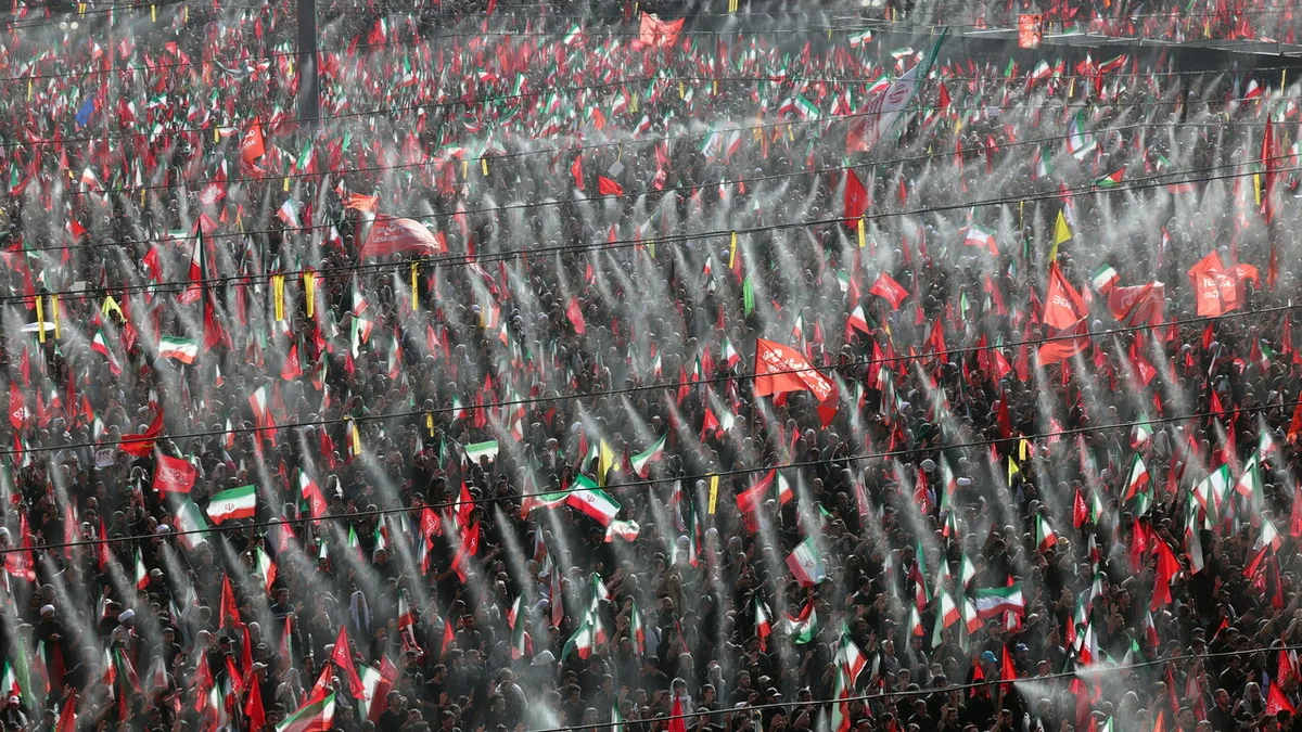 Teheran: Inizia il Corteo Funebre per Ali Khamenei