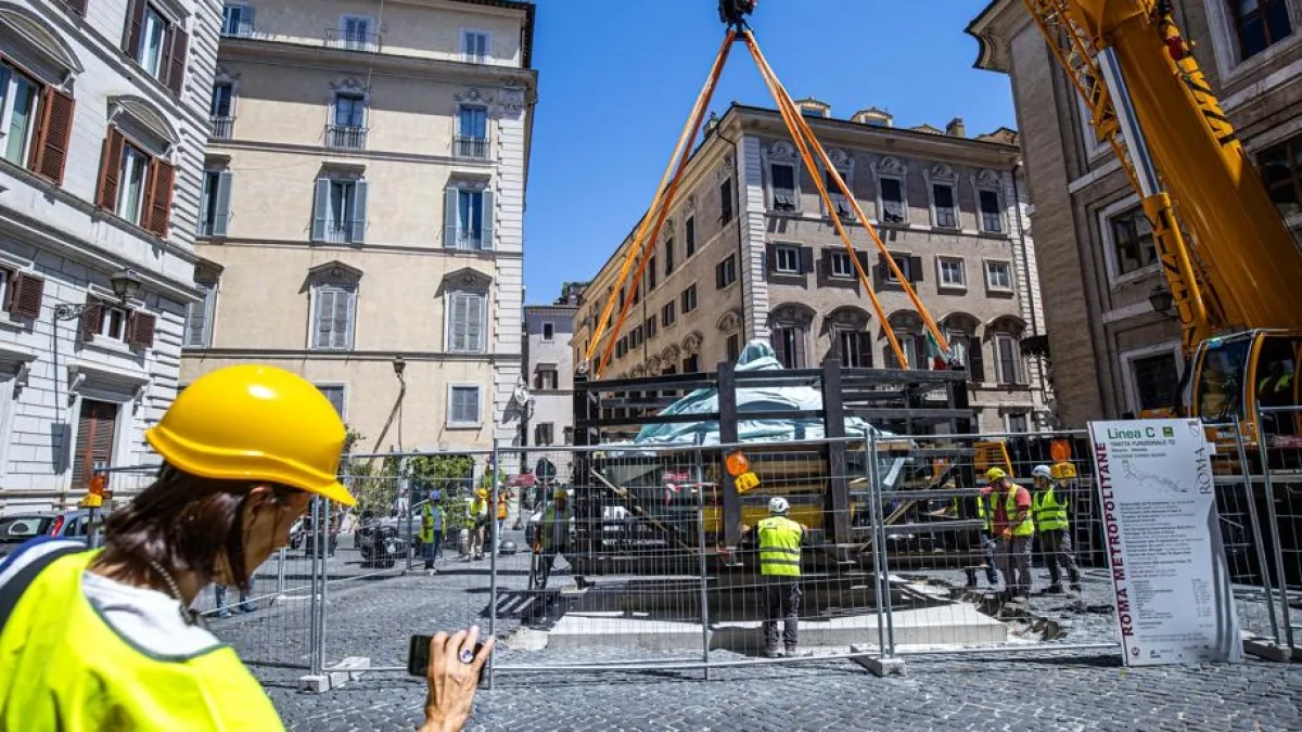 Fontana della Terrina: Trasloco Storico a Piazza dell'Orologio a Roma