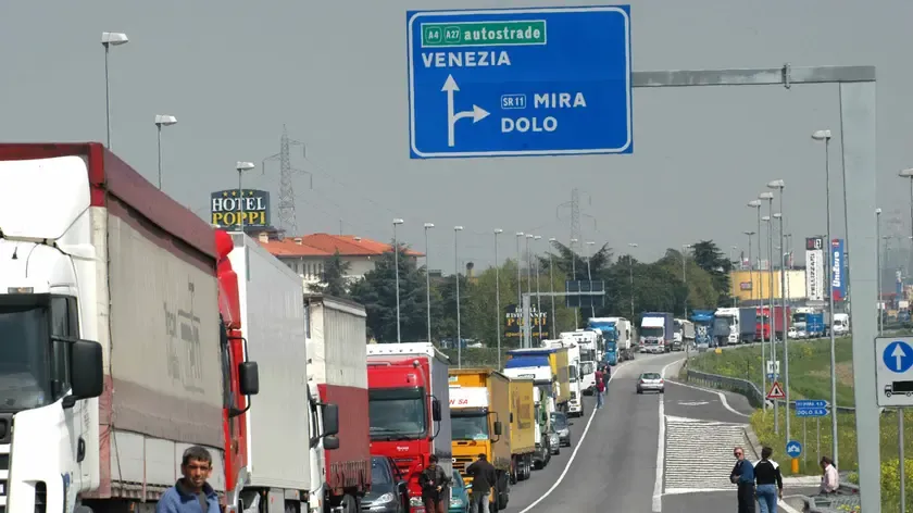 Romea: Proposta di Riqualificazione del Traffico con Idrovie e Canali