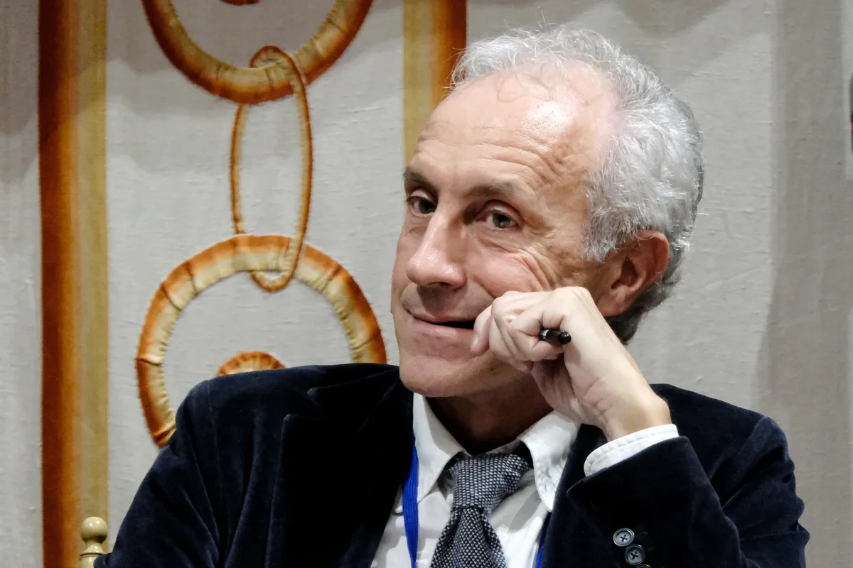 Travaglio Rifiuta di Querelare la Procura di Milano: Minetti, Un Caso Chiuso?