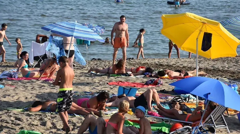 Padova: Oltre 50.000 Auto in Partenza per le Vacanze, un Terzo Non Rispettoso