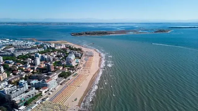 Lignano Sabbiadoro: Weekend di Eventi Eclettici tra Sport e Cultura