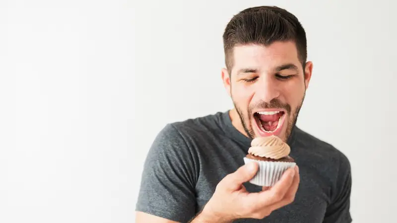 Gli Amanti del Dolce Prediligono la Sicurezza: Uno Studio Rivela Legami tra Gusto e Comportamento