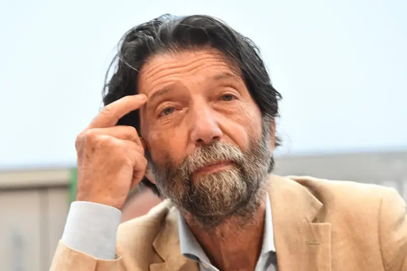 Cacciari: ‘La Sinistra deve Ripartire da Marx, Abbandonando il Woke’