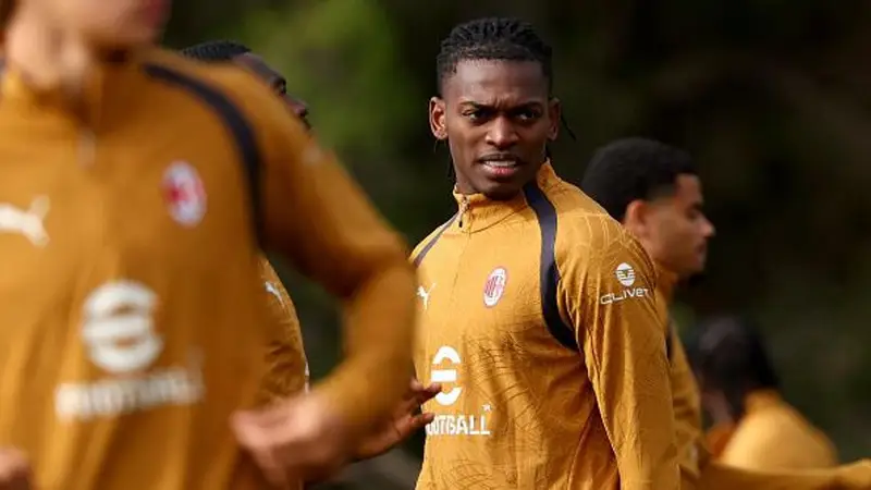 Calciomercato: Leao tra Premier e Turchia, Juventus su Mateta e Ricci al Como