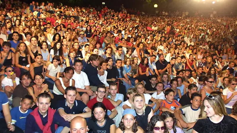 L'Arena di Lignano Rinasce: Un Viaggio tra la Storia del Festivalbar
