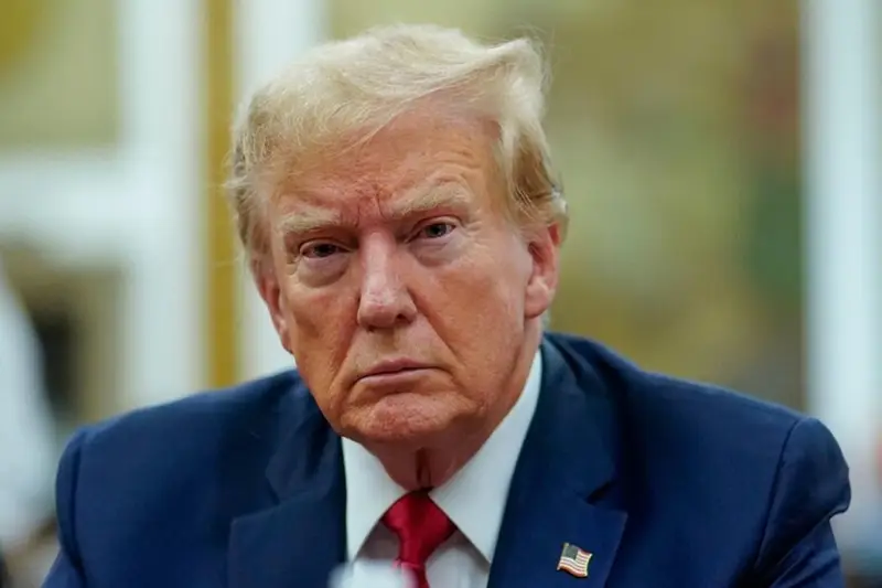 Trump Alza la Tensione Commerciale con il Canada: Nuovi Dazi e Minaccia di Rinomina del Lago Ontario