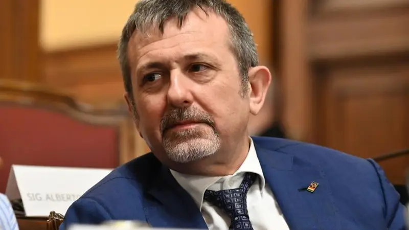Giunta Parlamentare Rifiuta Nuova Istruttoria Chat Delmastro: Tensioni in Aula