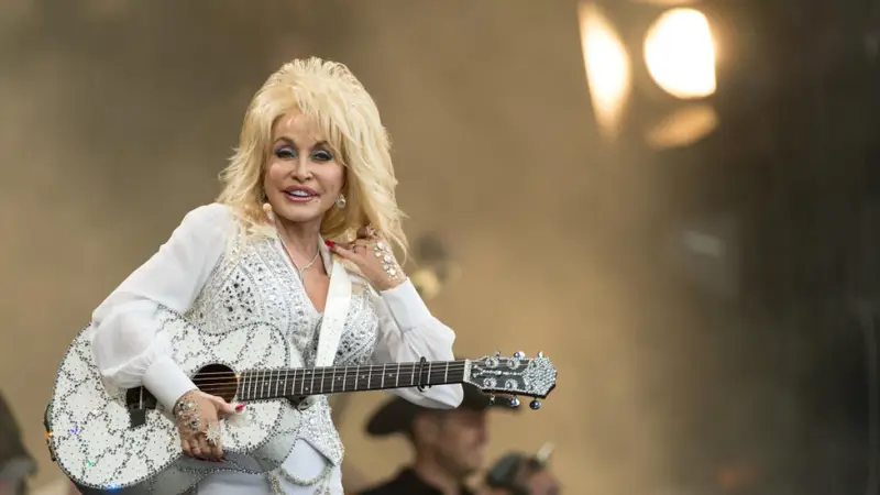 È morta Dolly Parton, Iconica Voce della Musica Country