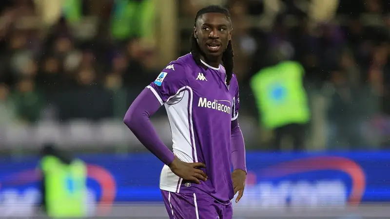 Kean Frena a Firenze: Tensioni tra Viola e Como