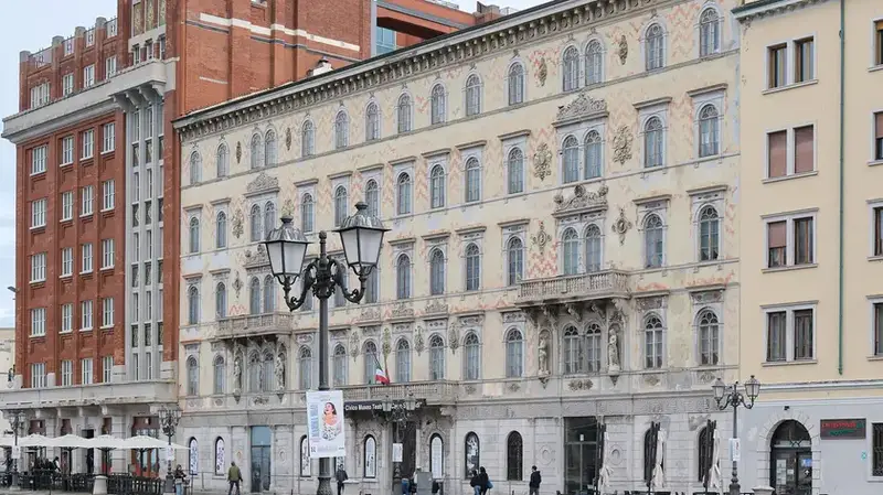 Friuli Venezia Giulia: Assenza di Finanziamenti Statali per Frane e Scuole, Scoppia la Protesta dei Comuni