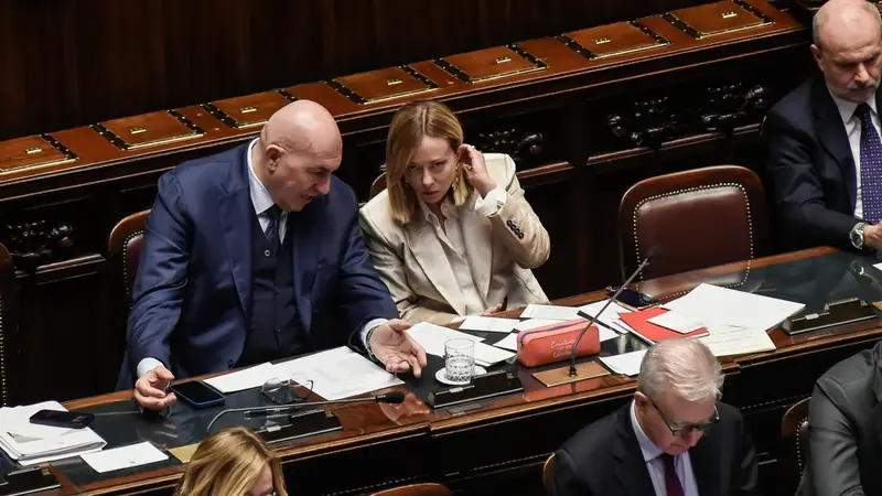 Italia, Piano di Difesa con l'UE: 8 Miliardi dal Fondo Safe e Invio di Materiali a Kiev