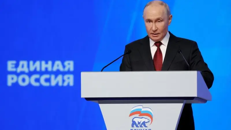 Putin Ammette i Danni all'Economia Russa e Minaccia Kiev