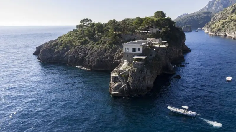 Costiera Amalfitana: Aumento dei Prezzi per Vacanze di Lusso