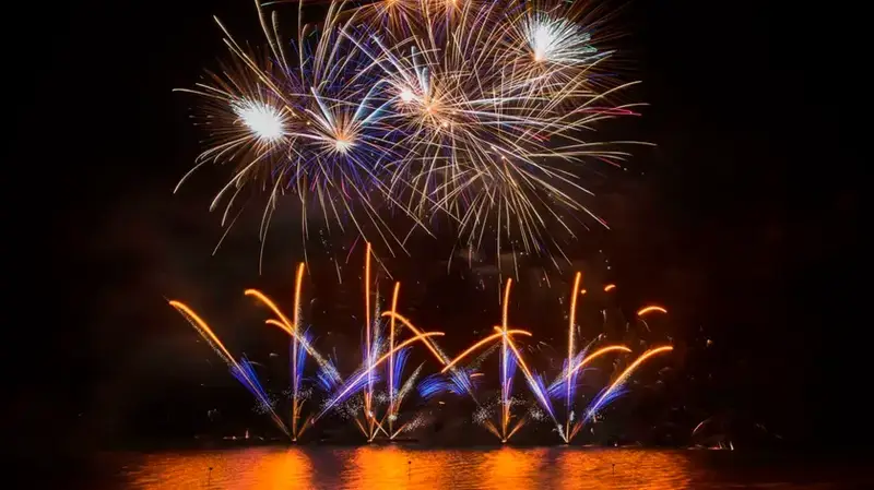 Lignano Sabbiadoro, Ferragosto Ritorna alla Tradizione con Fuochi e Concerti