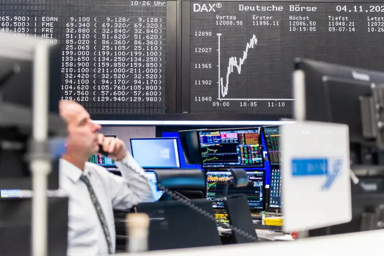 Borse in calo, rischio bancario e attesa Fed: il quadro dei mercati