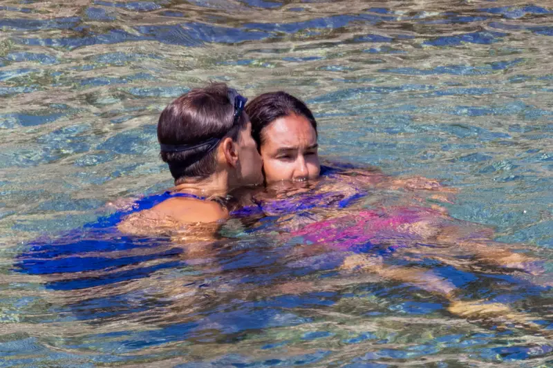 Pier Silvio e Silvia Toffanin in Corsica: Relax e Riconoscimenti Professionali