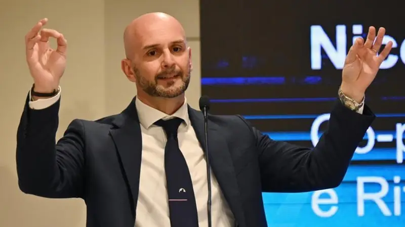 Procaccini (FDI): ‘Il Patto Migranti è la Soluzione’, Rifiuto di Ritorsioni per il Caso Spagna