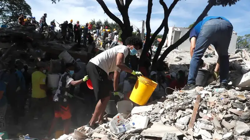 Terremoto in Colombia: Quasi 250 Morti e Migliaia di Persone Scomparse