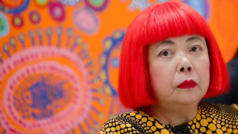 Yayoi Kusama: Addio alla ‘Regina dei Pois’ Rivoluzionaria dell'Arte