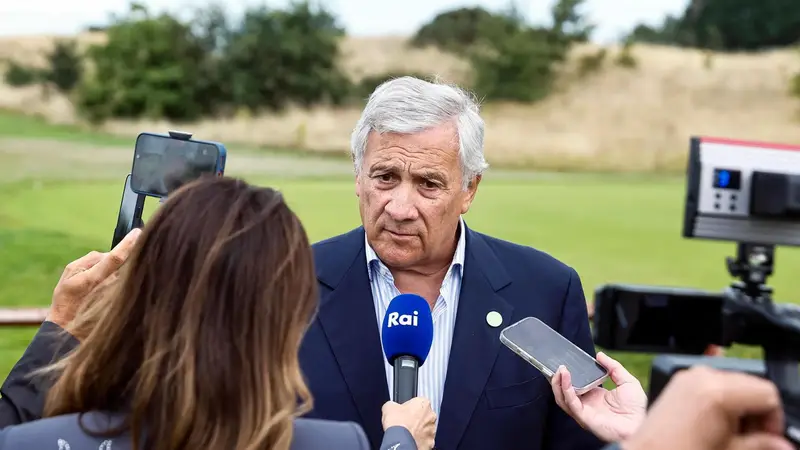Tajani Allerta: Rischio di Interferenze Russe nel Voto Italiano