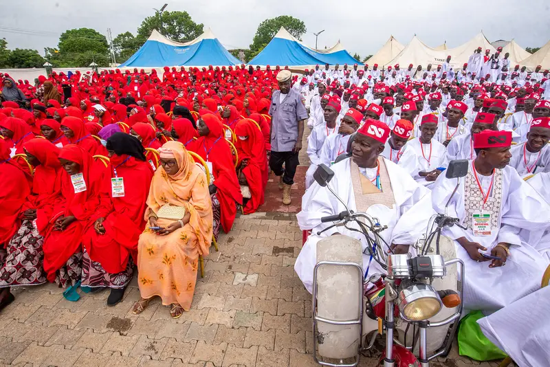 Matrimoni di Massa in Nigeria: Un'Esperienza Fallimentare per la Riduzione della Povertà