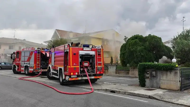 Aquileia: Incendio in Villetta Dovuto a Frigorifero, Nessun Intossicato