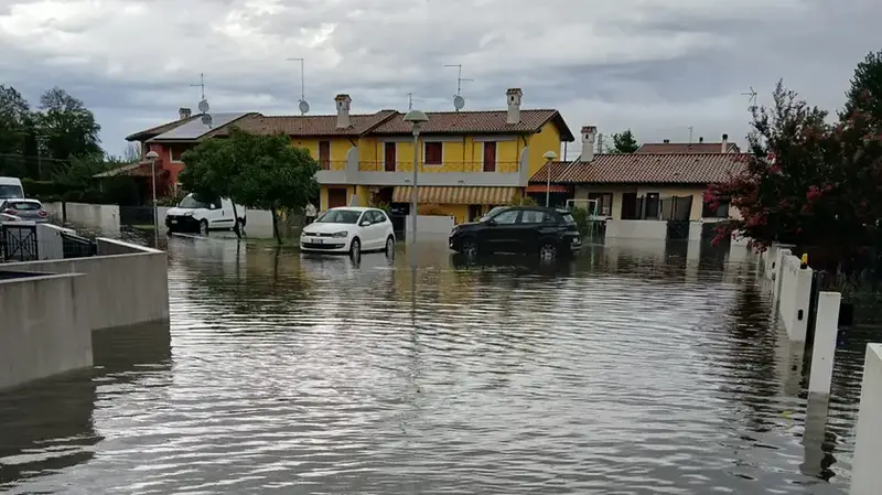 Allerta Meteo Arancione nel Friuli Venezia Giulia: Nuovi Temporali e Allarmi per la Costa e la Bassa Friulana