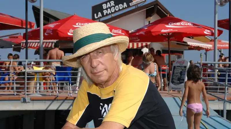 Lignano Piange Ciro Manfredonia, Inventore dello Spettacolo 'Incendio del Mare'