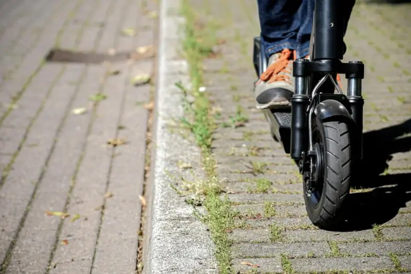 Macerata: Monopattino Modificato Sanzionato con Multa da 7.000 Euro