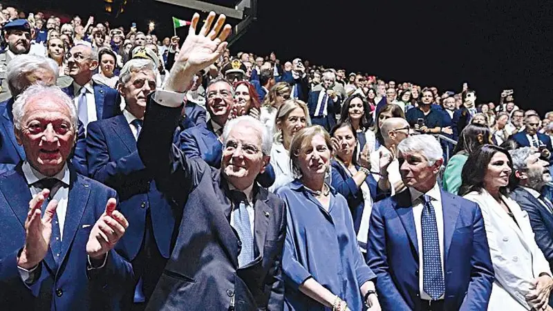 Mattarella a Napoli per Assistere alla Partita di Volley