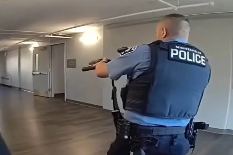 Sparatoria a Minneapolis: Bodycam riprende scontro tra poliziotti e sospettato