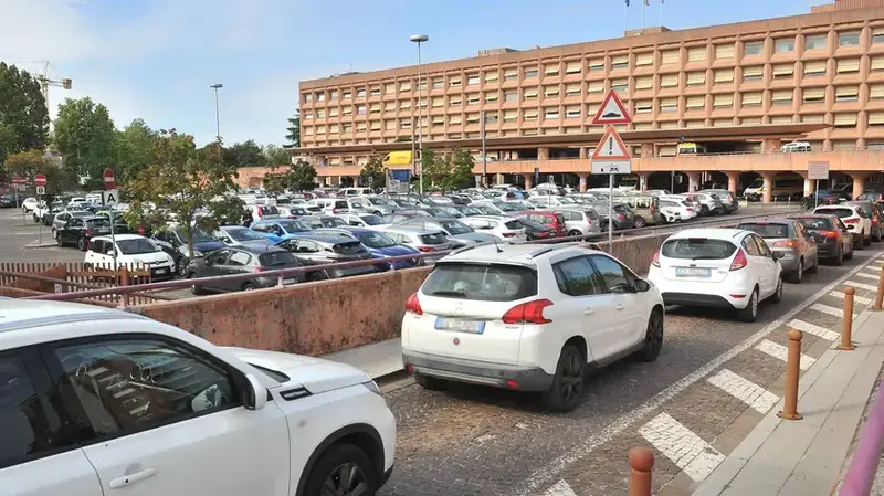 Ospedale di Udine: Approvato il Nuovo Parcheggio Multipiano per Risolvere la Criticità