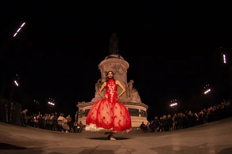 Paris Fashion Week: Tensioni e Cambi di Staff tra le Case di Moda