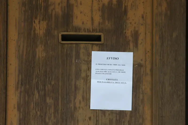 Crollo Controsoffitto Aula Bunker: Rinvio Processo Hydra a Milano