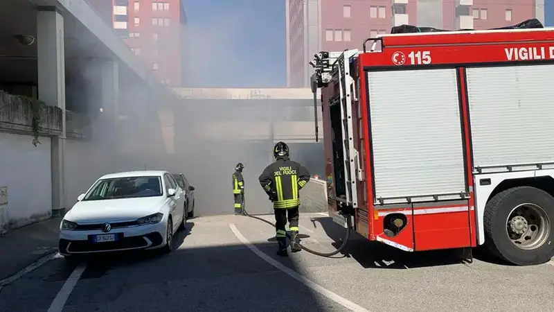 Pordenone: Incendio in Auto nel Parcheggio Sotterraneo del Condominio Le Torri