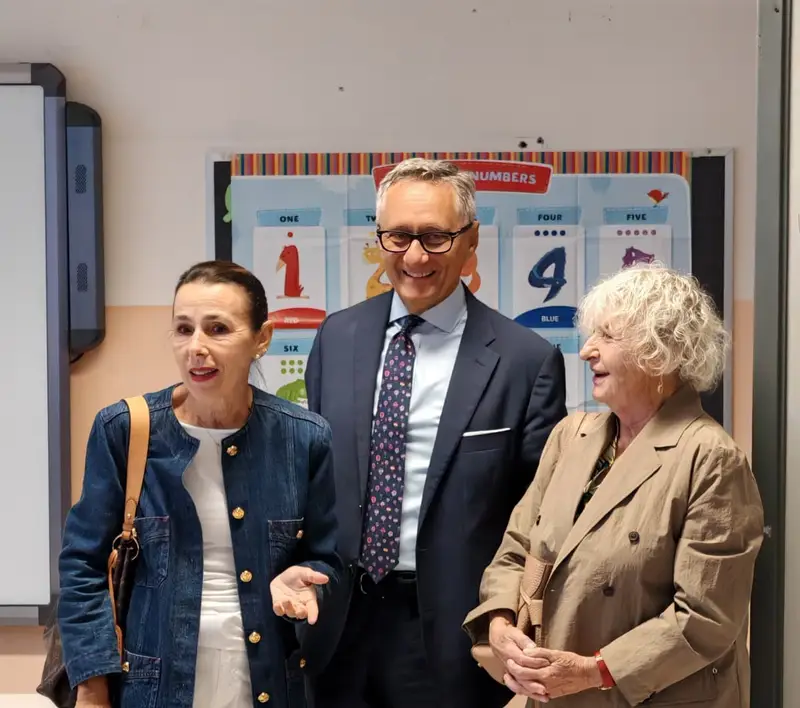 Primo giorno di scuola, sindaco Olivero e assessore Caldesi fanno visita agli studenti