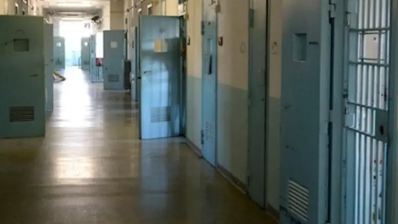Rivolta nel Carcere di Pisa: Microspie e TikTok