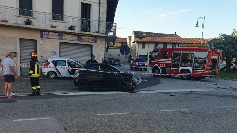 Scontro tra Utilitarie a Sedegliano: Due Feriti in Ospedale