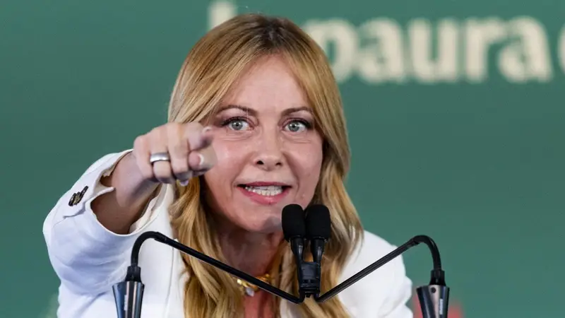 Meloni attacca Melatella: 'Circolari sul tetto a stranieri in classe'